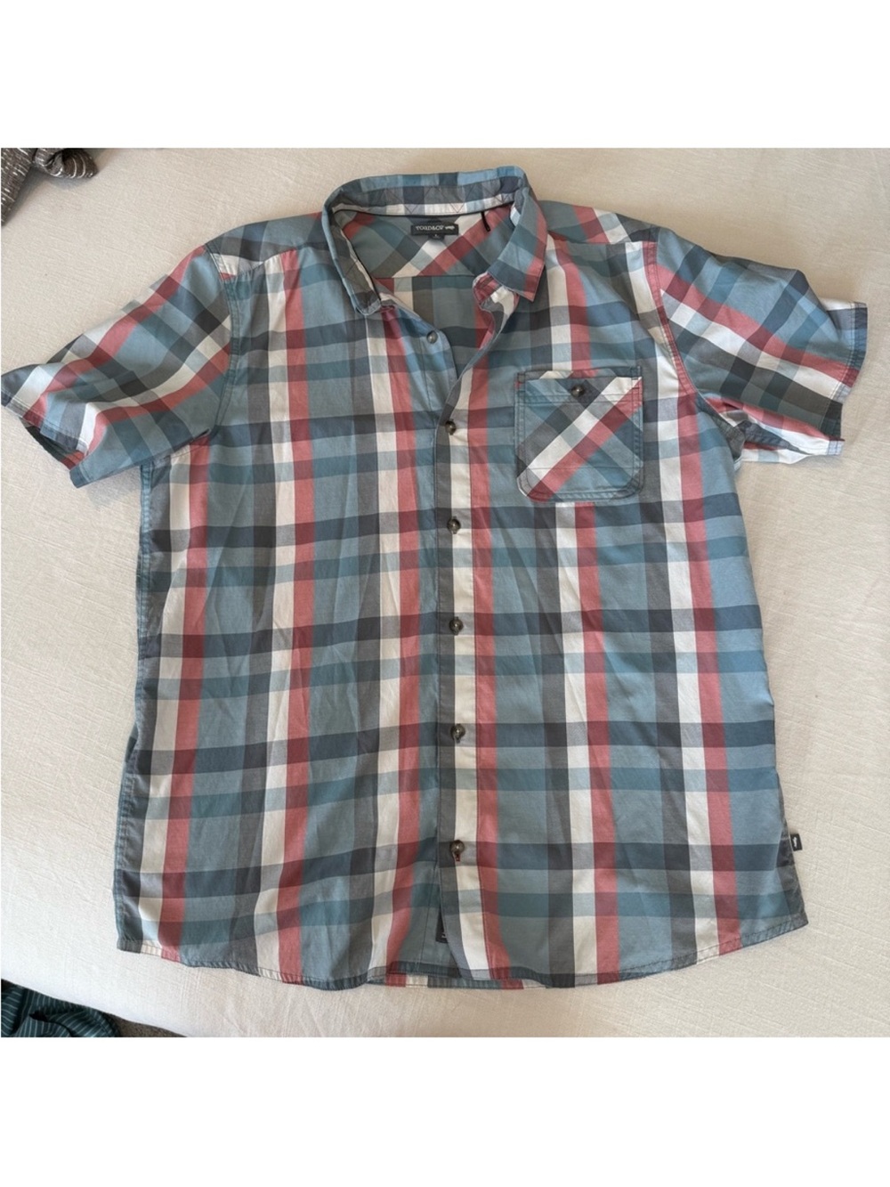 Toad&Co Blue and Red Plaid Short-Sleeve Button-Down Shirt